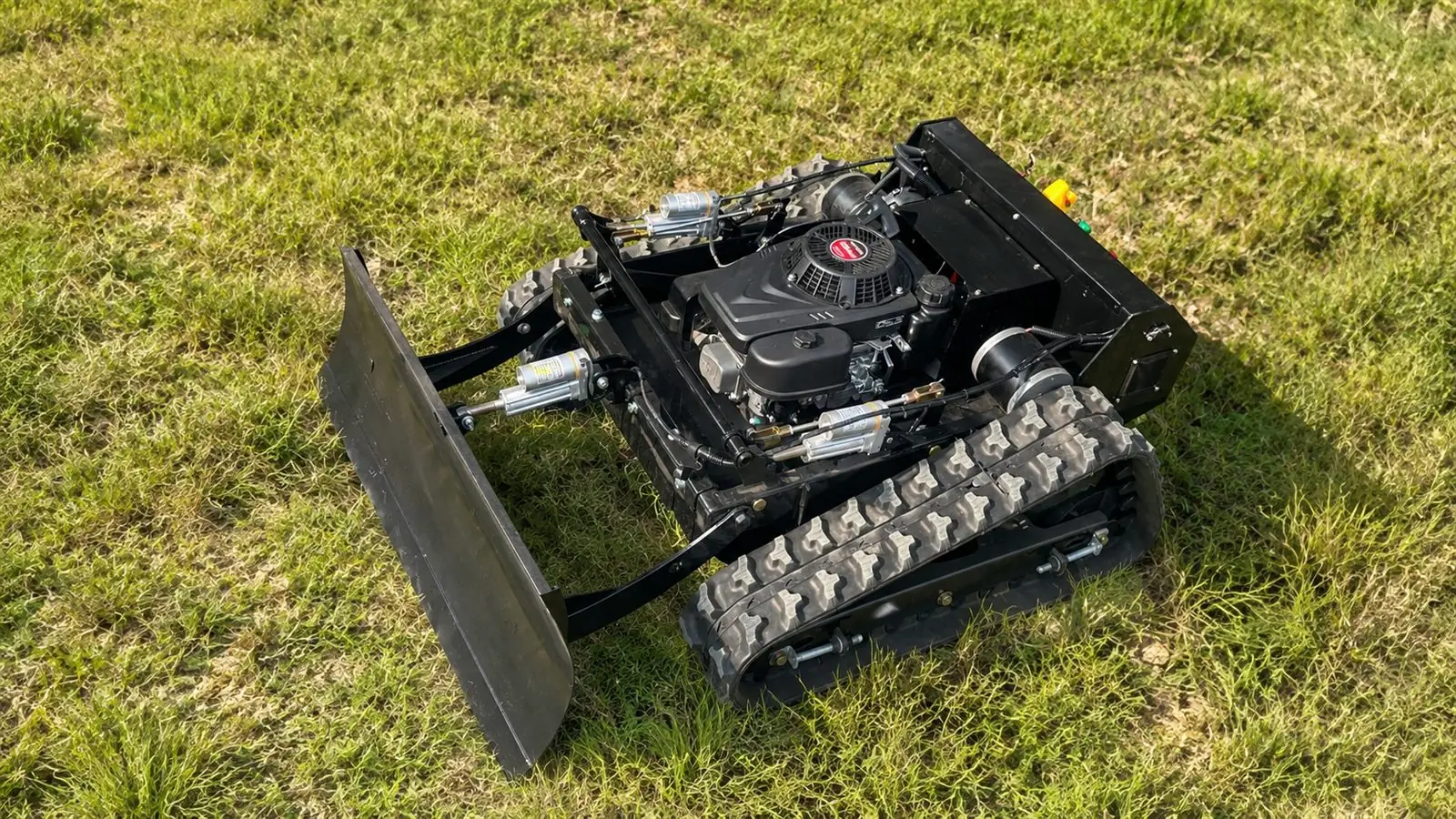 KORVA SH-600B tracked remote control flail mower with 600 mm cutting width