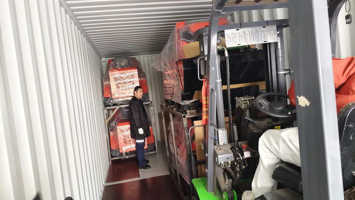 KORVA S460 wheel mini skid steer loader container loading for international shipment