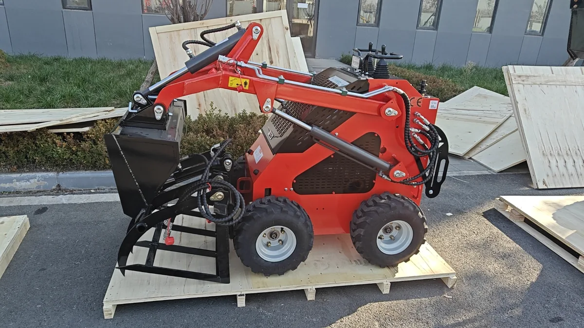 KORVA T360 tracked mini skid steer loader export wooden packing for overseas shipment